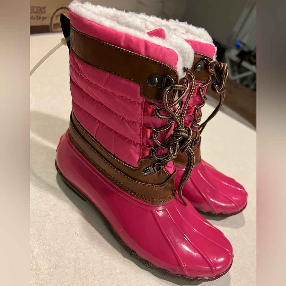 Hot PINK Rain/winter snow boots. Size 8.5. New!